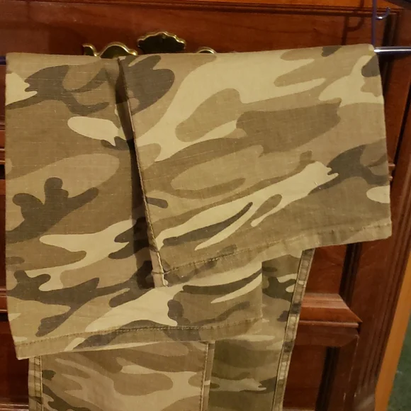 Be Bop camo jeans with silk belt - Picture 4 of 5